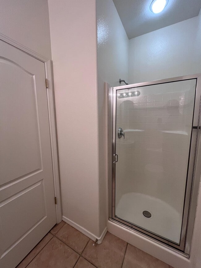 Building Photo - 770 W Brittany Ln