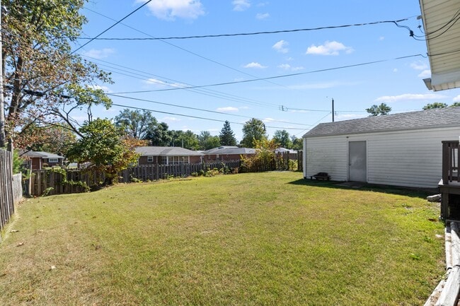 Building Photo - 1120 Gahan Dr