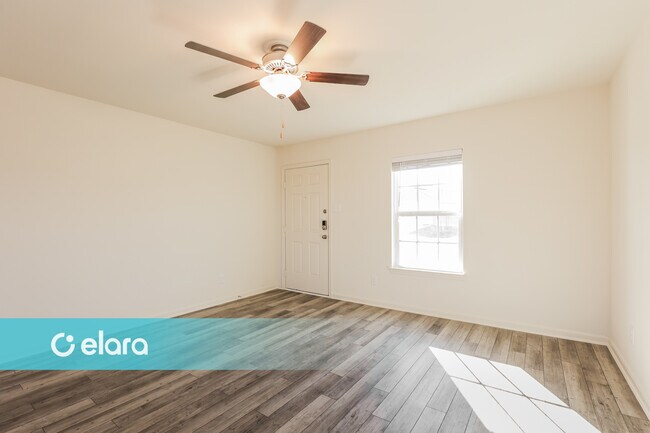 Building Photo - 306 Pvt Rd