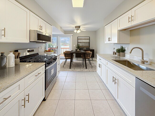 Building Photo - 63 Spuhler Dr