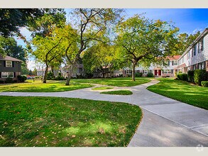 Building Photo - Timeless 1 Bedroom Mid-Century Townhouse!