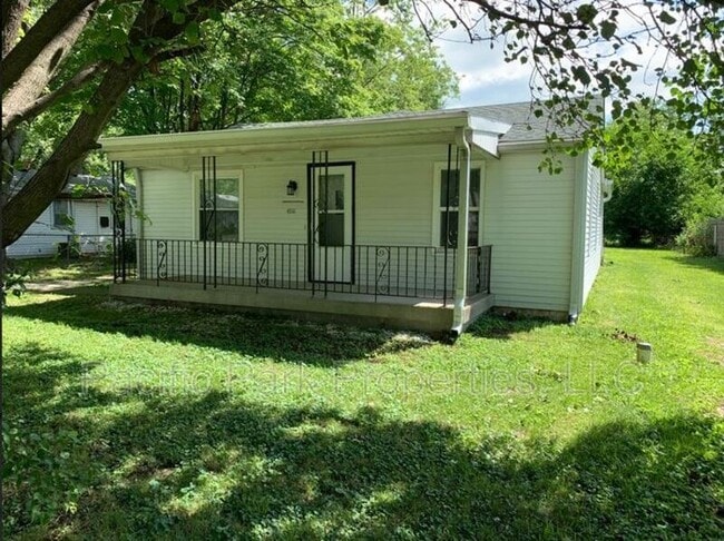 Building Photo - 3419 S Parker Ave