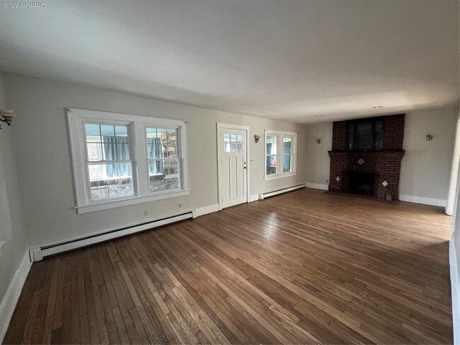 Building Photo - 2119 Maple Ave