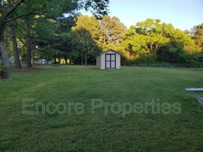 Building Photo - 1125 Bermuda Run