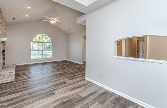 Building Photo - 1416 Whitburn Dr