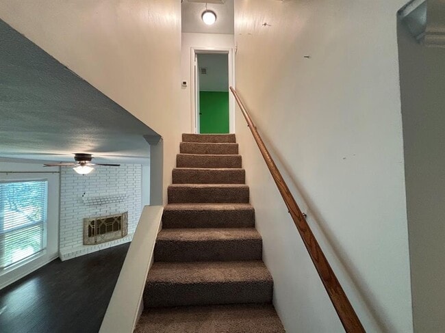 Building Photo - 1209 S Trace Dr