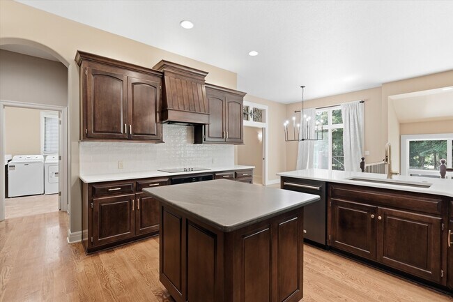 Building Photo - 9638 Zarda Dr