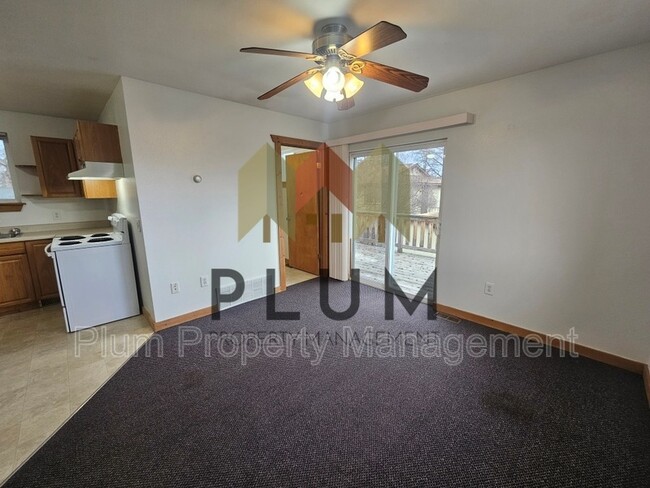 Building Photo - 929 S Johnson St