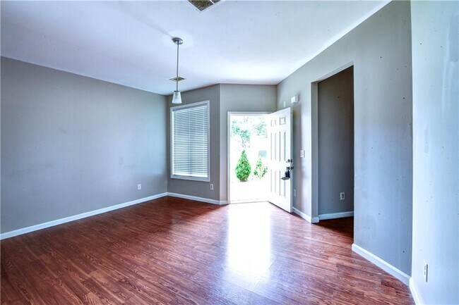 Building Photo - 1454 Persimmon Trce