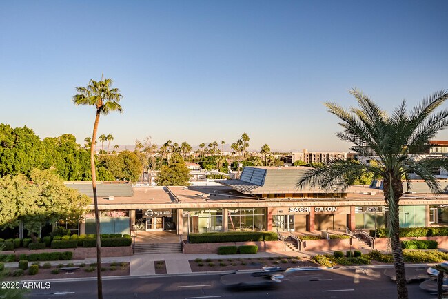 Building Photo - 7167 E Rancho Vista Dr