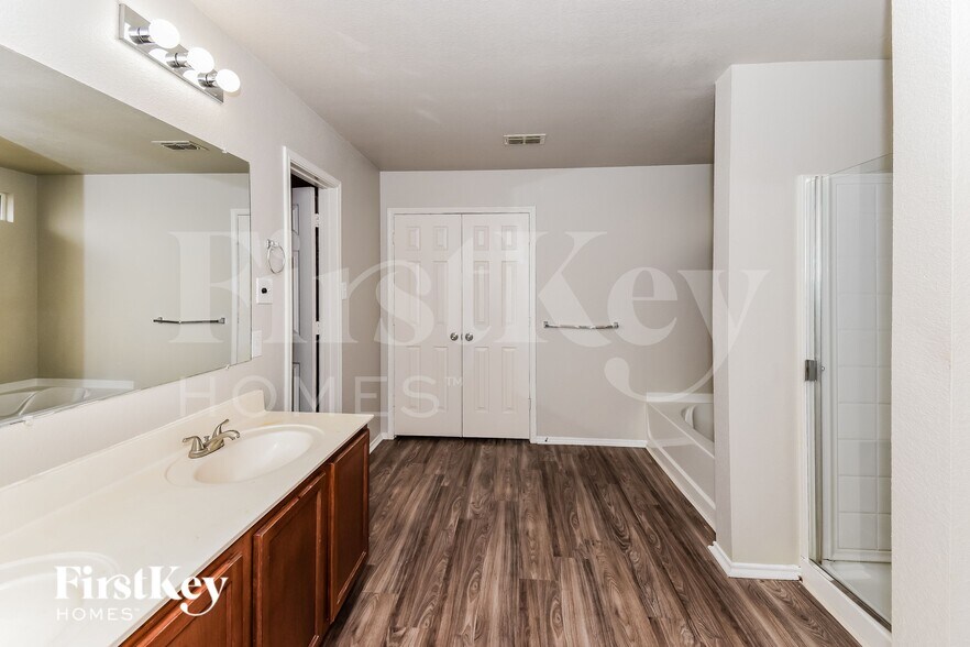 Building Photo - 11036 Rankin Dr