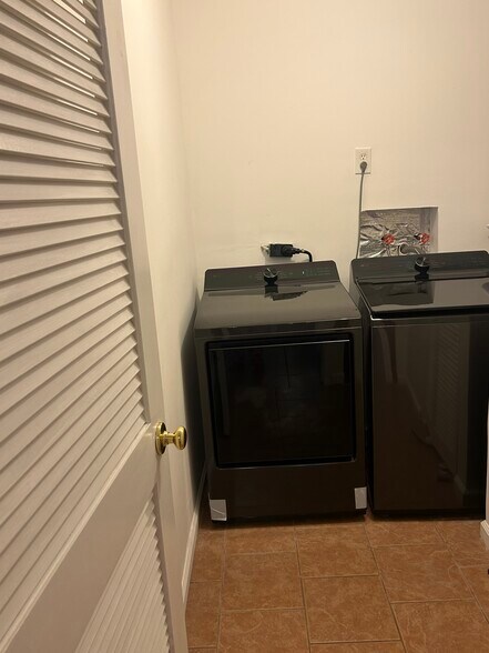 Building Photo - 2570 Sylvan Moor Ln