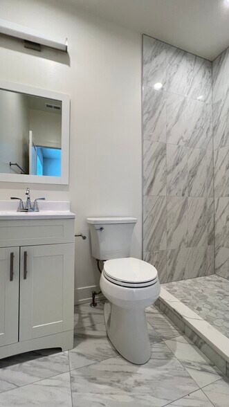 Building Photo - 652 W Gordon Ter