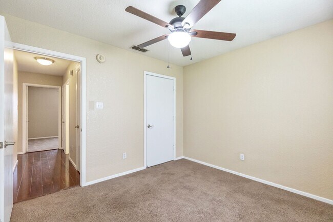 Building Photo - 3834 Purdue Ln