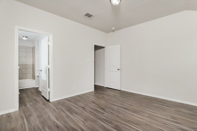 Building Photo - 5422 Freshwater Way