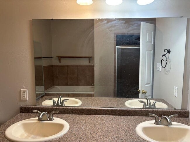 Building Photo - 13727 Abrahamson Rd