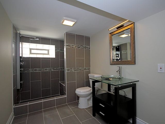 Building Photo - 495 Paxton Ave