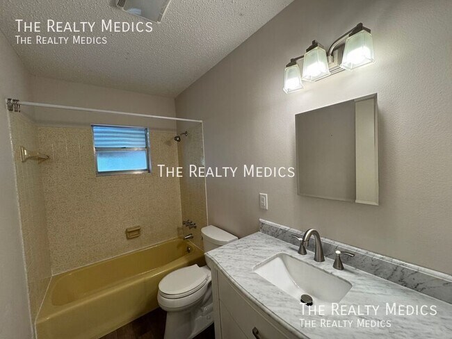 Building Photo - 218 Temple Cir