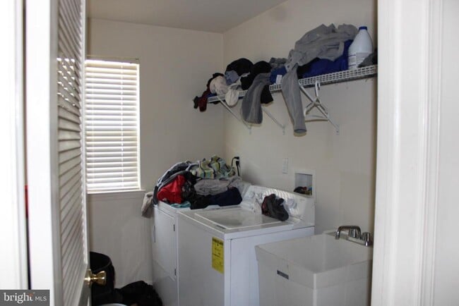 Building Photo - 107 Ellis St