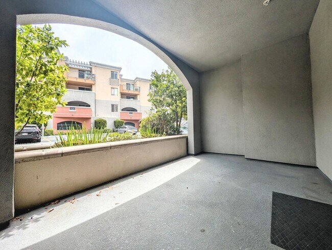 Building Photo - Coming Soon! Beautiful Ground Floor Condo in Carmel Valley