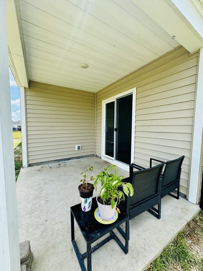 Building Photo - 809 Woodland Farms Cir