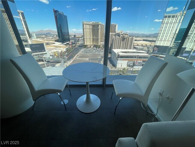 Building Photo - 3722 S Las Vegas Blvd