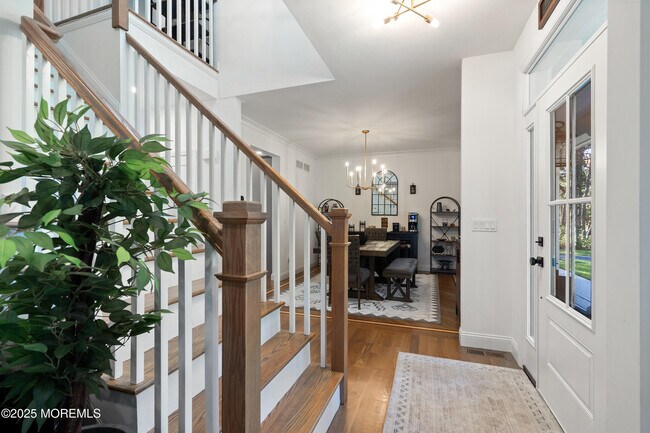 Building Photo - 1561 Scranton Ave