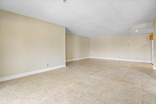 Building Photo - 826 Sky Pine Way