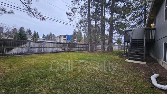 Building Photo - 1217 E Chantel Dr