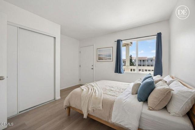 Building Photo - 225 S Ventura Rd