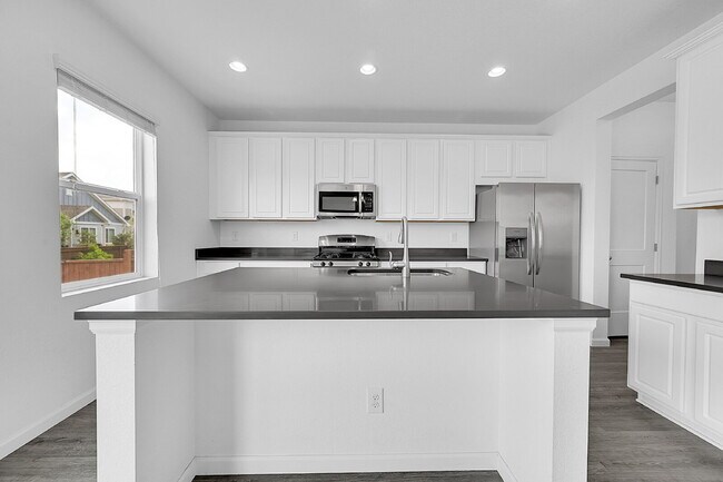 Building Photo - $3,125.00 - 4 Bedroom, 3.5 Bathroom, Singl...