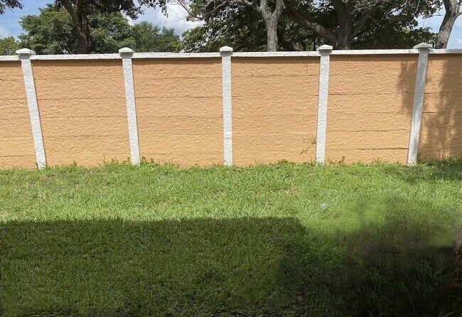 Building Photo - 2140 SW 87th Way