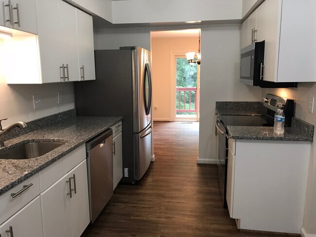 2 Kitchen d - 5860 Wood Flower Ct