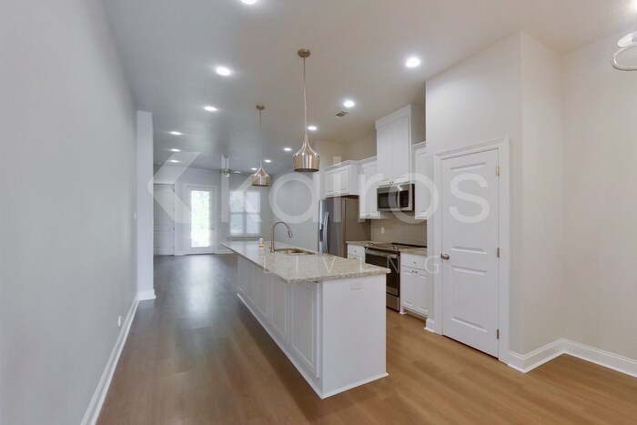 Building Photo - 15703 Boothy Ln