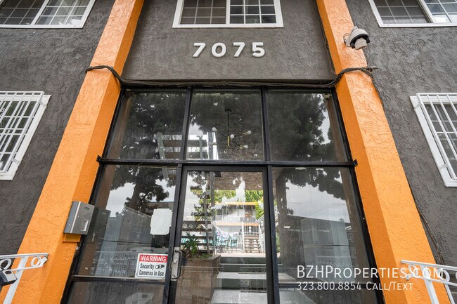 Building Photo - Beautiful 1 Bedroom in Prime Hollywood