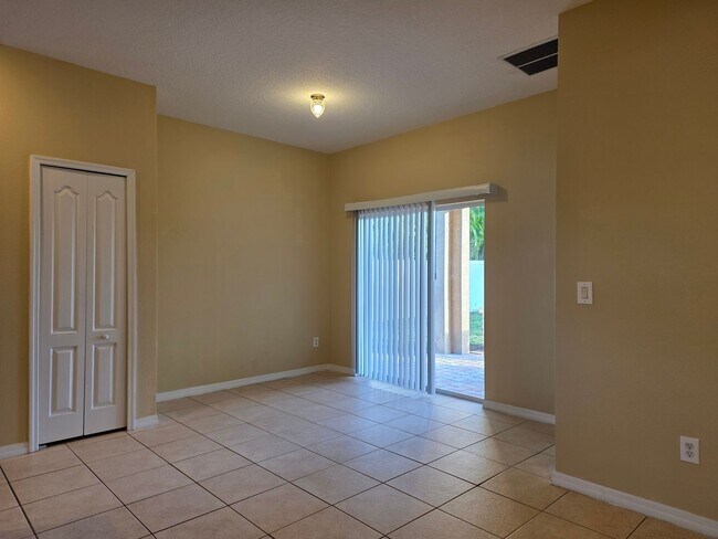 Building Photo - 3 Bedroom, 2 Bathroom Home in Sanford!