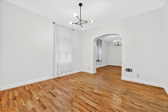 Building Photo - 5153 Cologne Ave