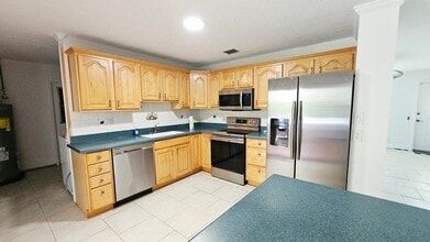 Building Photo - 911 Burch Dr