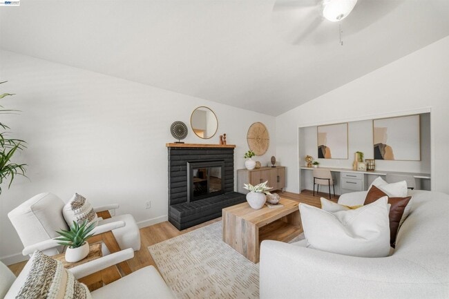 Building Photo - 2865 Ponte Mira Way