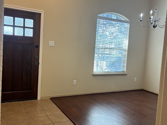 Building Photo - 6111 Grassy Haven Ln