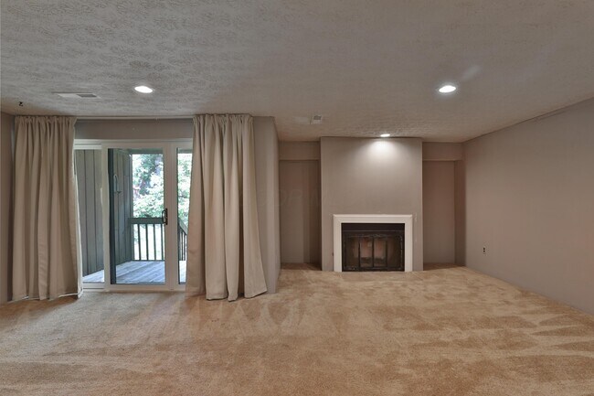 Building Photo - 4966 Wintersong Ln