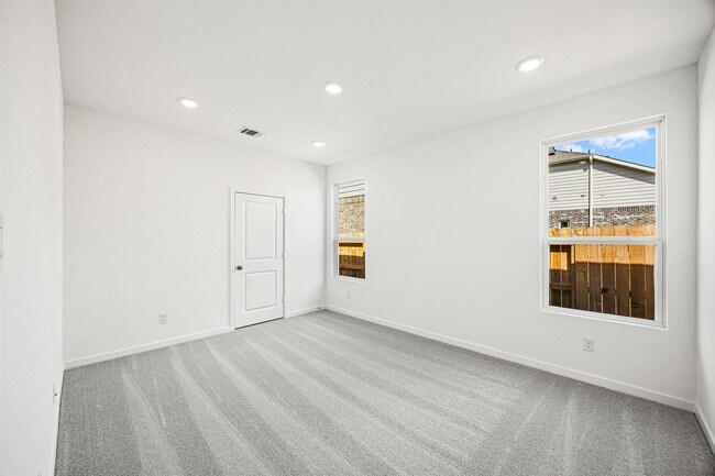 Building Photo - 5822 Majestic Sky Dr