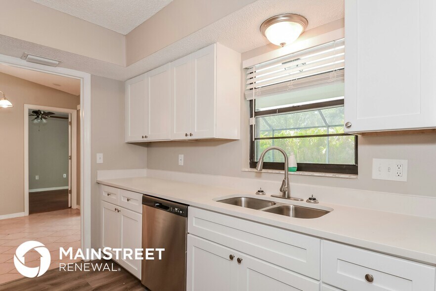 Building Photo - 5864 Pauma Ct