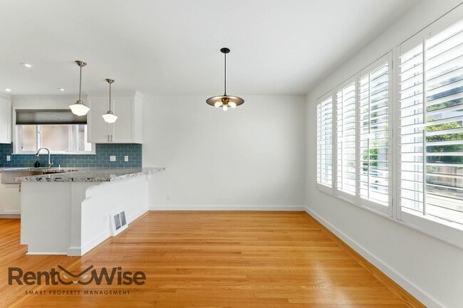 Building Photo - 61 Marview Way