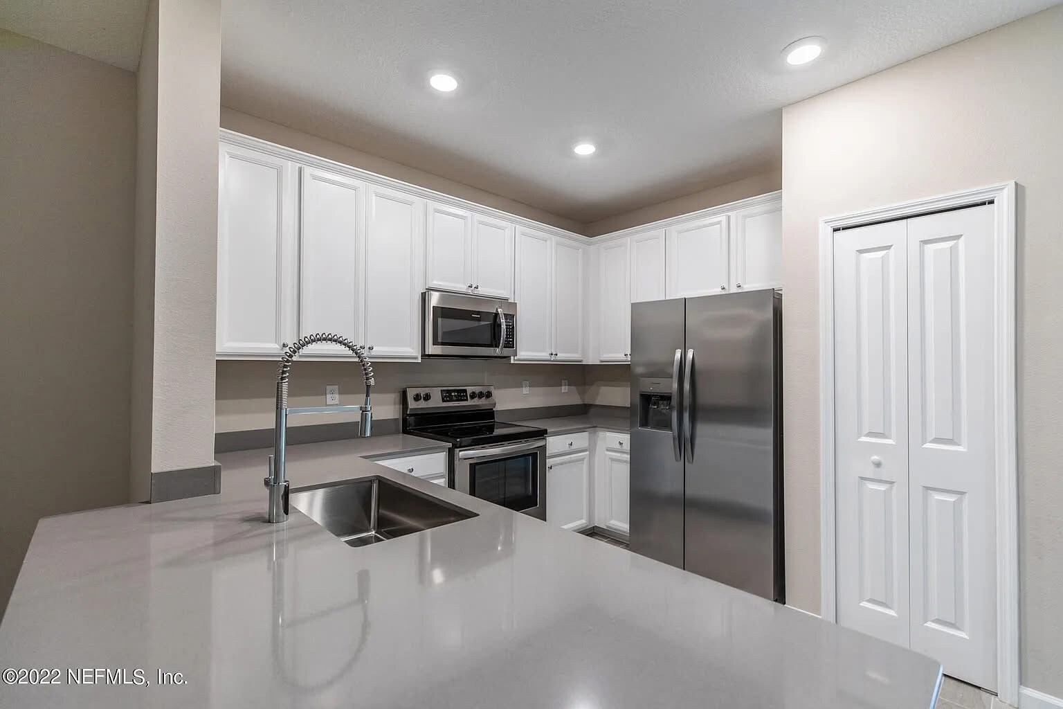 Building Photo - 2643 Sandy Dune Dr