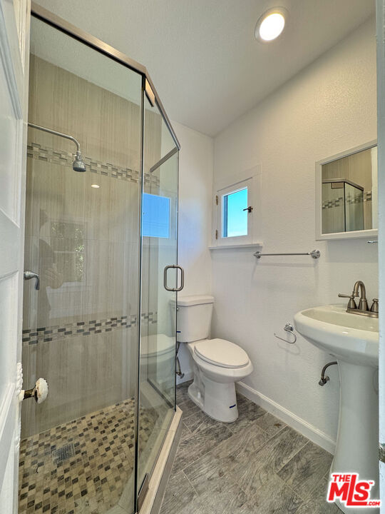 Building Photo - 1828 S Gramercy Pl