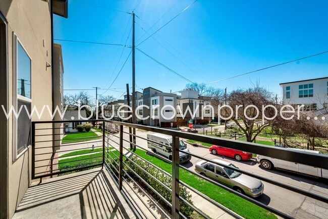 Building Photo - 5903 Lindell Ave