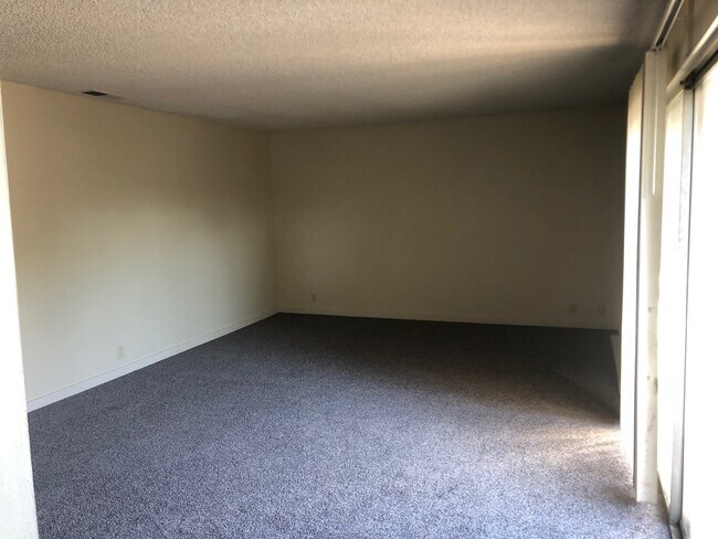 Living Room - 4260 Clayton Rd