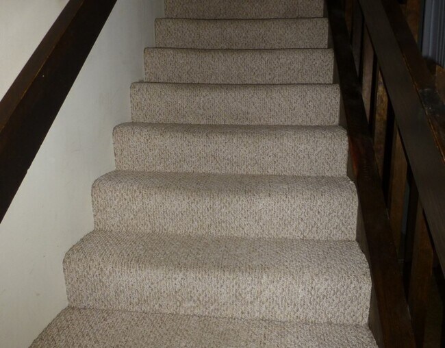 Building Photo - 116 Russet Ln