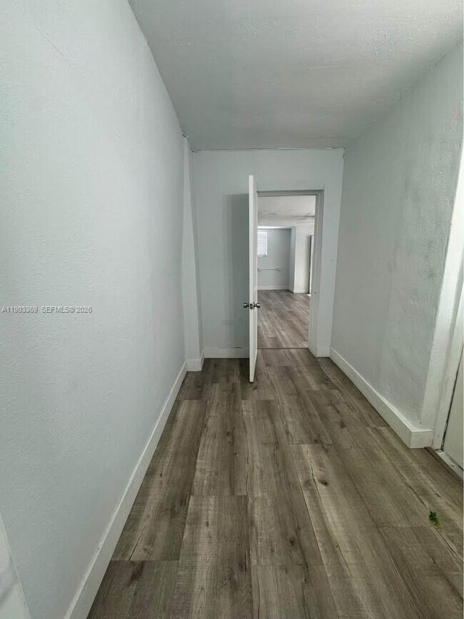 Building Photo - 7620 SW 21st St